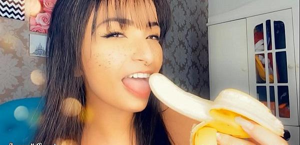  ASMR - Ahegao - Novinha Gostosa Chupando banana - Teen Blowjob banana Ahegao hentai